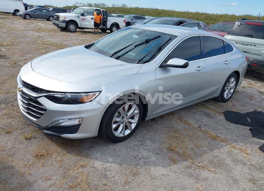 Photo 2 of 2021 Chevrolet Malibu FWD LT (VIN 1G1ZD5ST2MF006488)