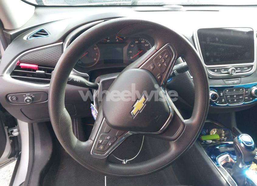 Photo 7 of 2021 Chevrolet Malibu FWD LT (VIN 1G1ZD5ST2MF006488)