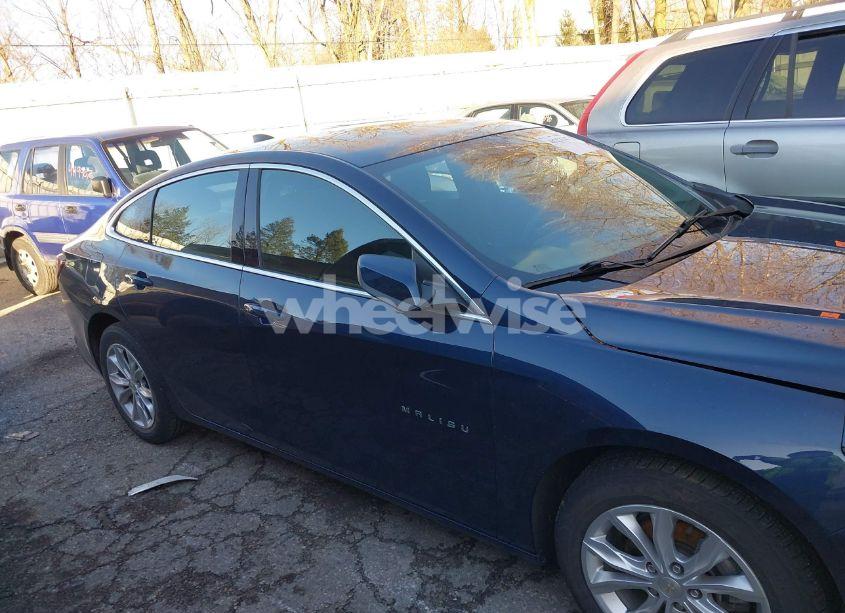 Photo 13 of 2021 Chevrolet Malibu FWD LT (VIN 1G1ZD5ST2MF011853)