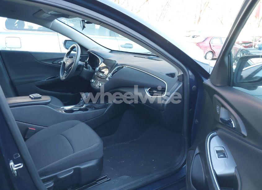 Photo 5 of 2021 Chevrolet Malibu FWD LT (VIN 1G1ZD5ST2MF011853)