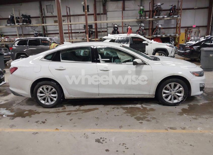 Photo 13 of 2021 Chevrolet Malibu FWD LT (VIN 1G1ZD5ST2MF043377)