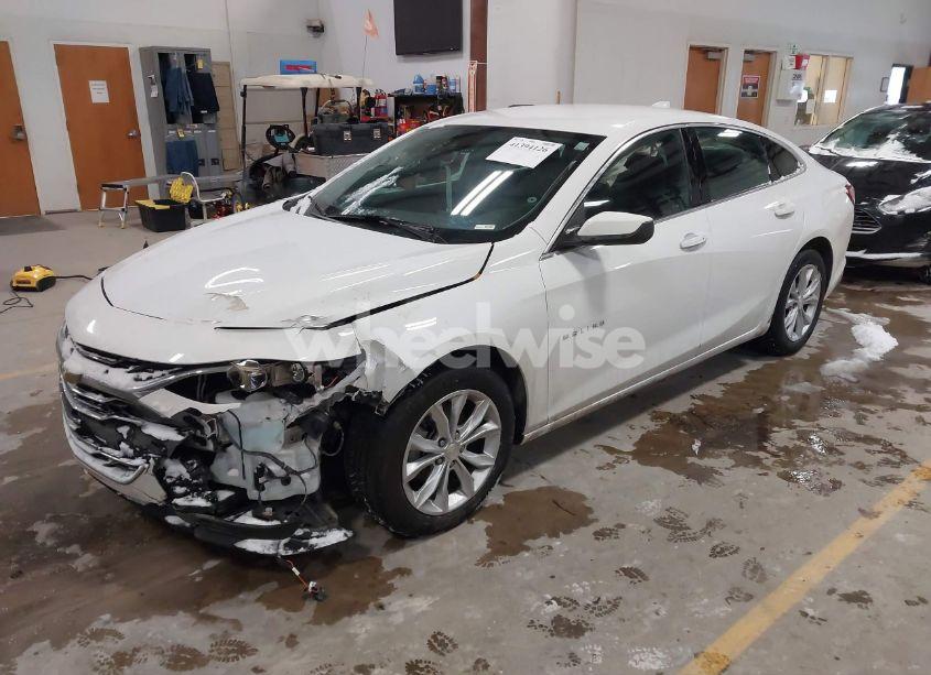 Photo 2 of 2021 Chevrolet Malibu FWD LT (VIN 1G1ZD5ST2MF043377)