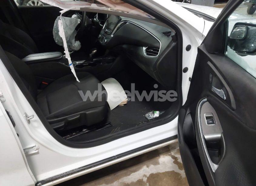 Photo 5 of 2021 Chevrolet Malibu FWD LT (VIN 1G1ZD5ST2MF043377)