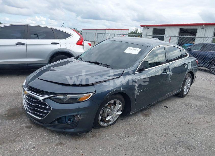 Photo 2 of 2021 Chevrolet Malibu FWD LT (VIN 1G1ZD5ST2MF046571)