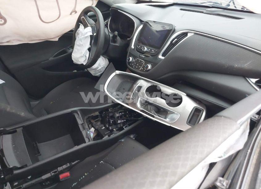 Photo 5 of 2021 Chevrolet Malibu FWD LT (VIN 1G1ZD5ST2MF046571)