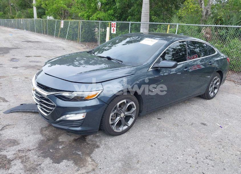 Photo 2 of 2021 Chevrolet Malibu FWD LT (VIN 1G1ZD5ST2MF060163)