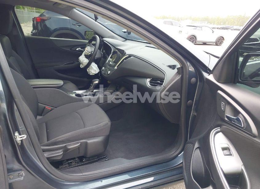 Photo 5 of 2021 Chevrolet Malibu FWD LT (VIN 1G1ZD5ST2MF060163)