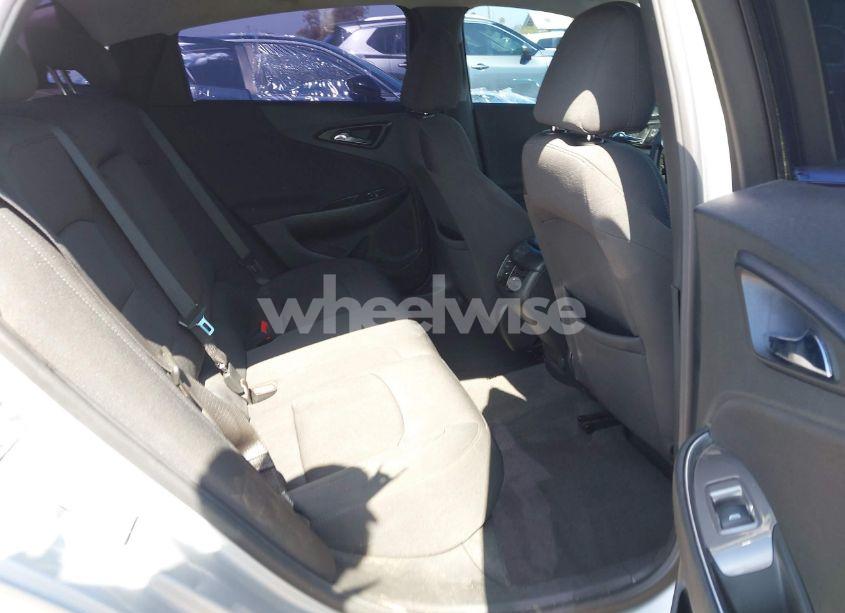 Photo 8 of 2021 Chevrolet Malibu FWD LT (VIN 1G1ZD5ST2MF062429)