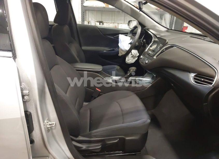 Photo 5 of 2021 Chevrolet Malibu FWD LT (VIN 1G1ZD5ST2MF065511)