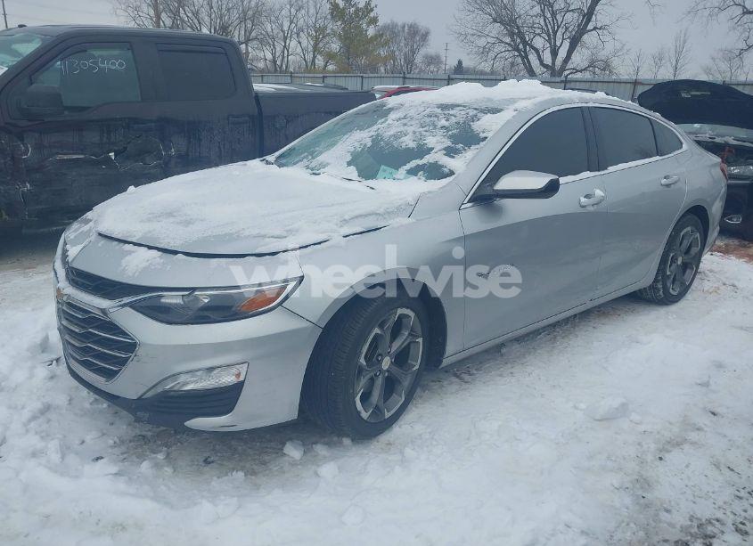 Photo 2 of 2021 Chevrolet Malibu FWD LT (VIN 1G1ZD5ST2MF073656)