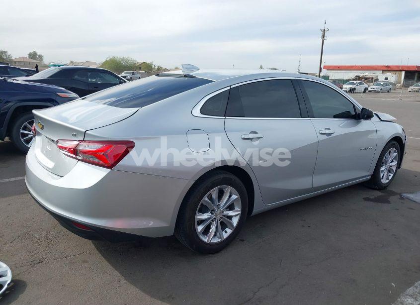 Photo 4 of 2022 Chevrolet Malibu FWD LT (VIN 1G1ZD5ST2NF110447)