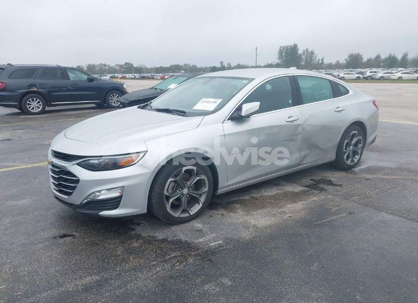 Photo 2 of 2022 Chevrolet Malibu FWD LT (VIN 1G1ZD5ST2NF110755)
