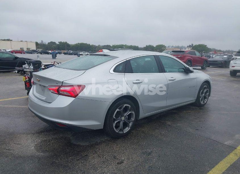 Photo 4 of 2022 Chevrolet Malibu FWD LT (VIN 1G1ZD5ST2NF110755)