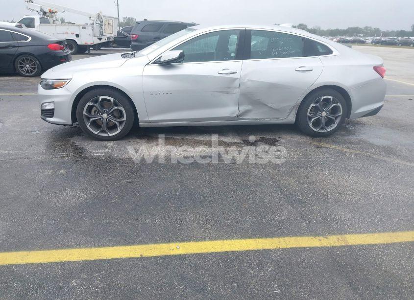 Photo 6 of 2022 Chevrolet Malibu FWD LT (VIN 1G1ZD5ST2NF110755)