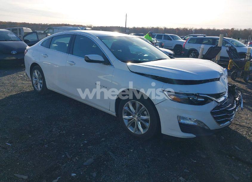2022 Chevrolet Malibu FWD LT (VIN 1G1ZD5ST2NF132478) main photo