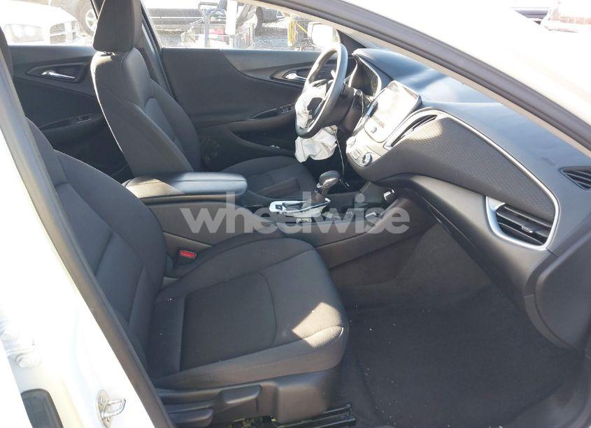 Photo 5 of 2022 Chevrolet Malibu FWD LT (VIN 1G1ZD5ST2NF132478)
