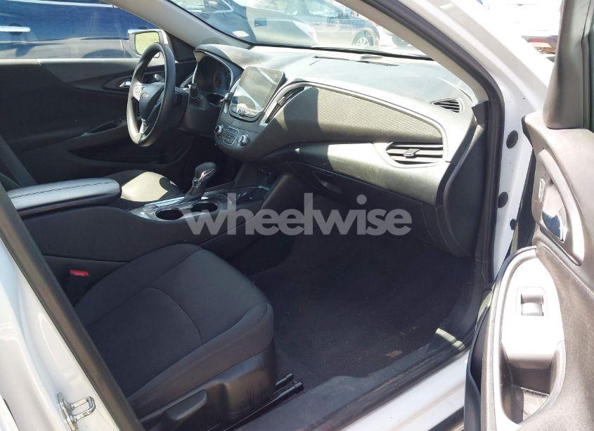 Photo 5 of 2022 Chevrolet Malibu FWD LT (VIN 1G1ZD5ST2NF144985)