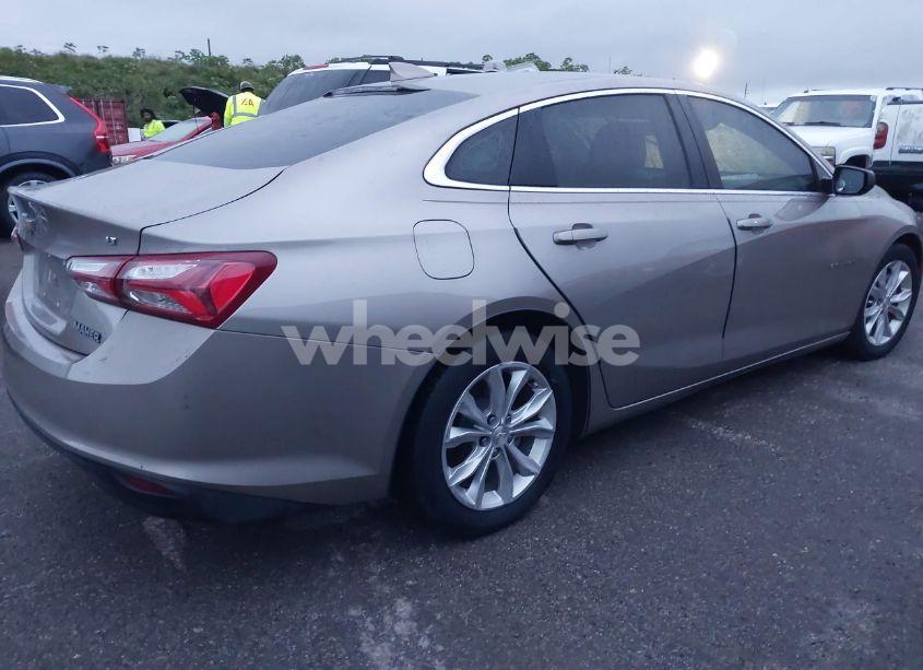 Photo 4 of 2022 Chevrolet Malibu FWD LT (VIN 1G1ZD5ST2NF152925)
