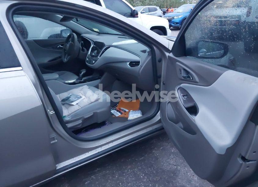 Photo 5 of 2022 Chevrolet Malibu FWD LT (VIN 1G1ZD5ST2NF152925)