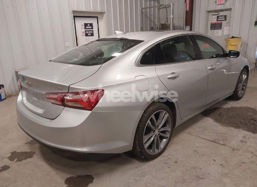 Photo 4 of 2022 Chevrolet Malibu FWD LT (VIN 1G1ZD5ST2NF162080)