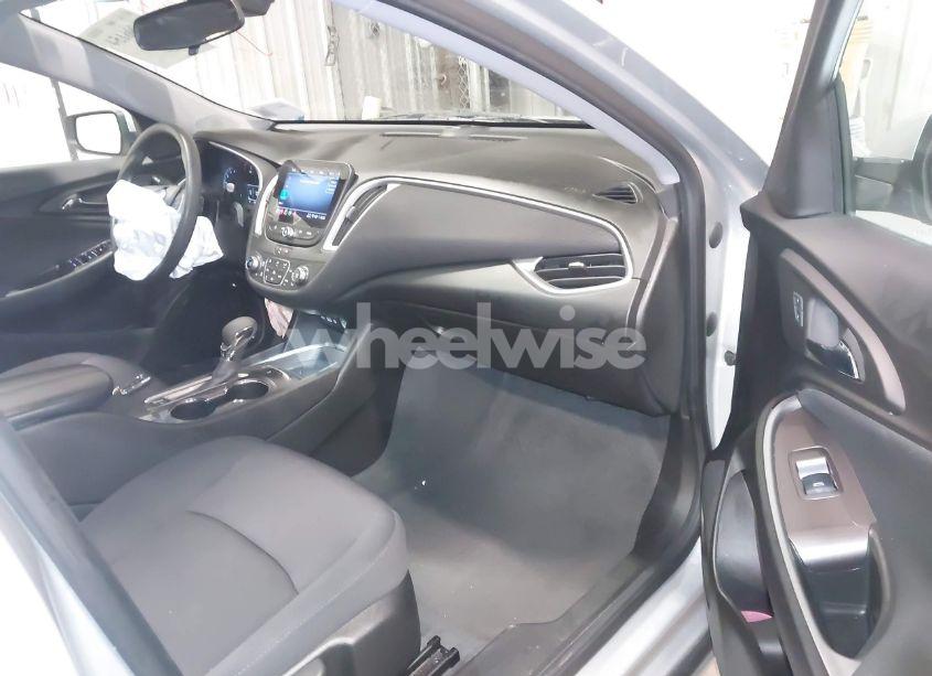 Photo 5 of 2022 Chevrolet Malibu FWD LT (VIN 1G1ZD5ST2NF162080)