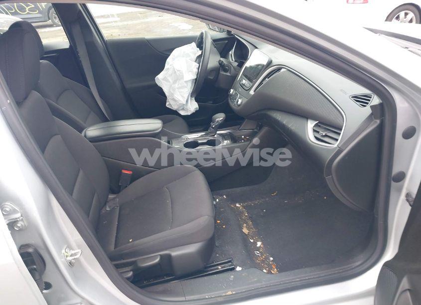 Photo 5 of 2022 Chevrolet Malibu FWD LT (VIN 1G1ZD5ST2NF173161)