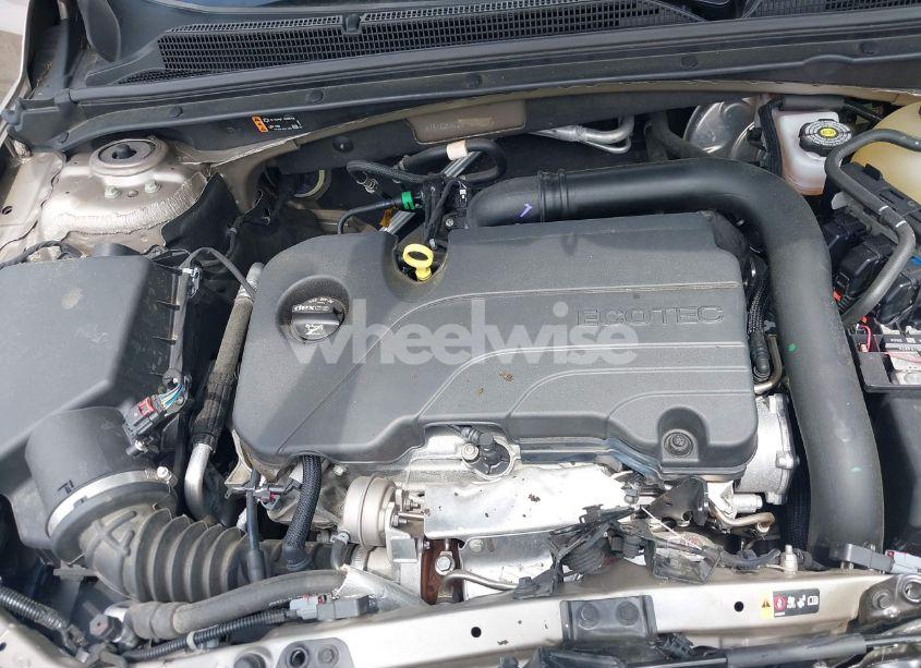 Photo 10 of 2022 Chevrolet Malibu FWD LT (VIN 1G1ZD5ST2NF184550)