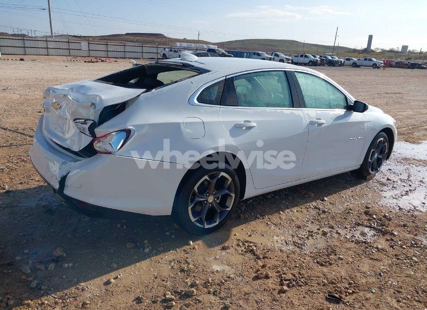 Photo 4 of 2022 Chevrolet Malibu FWD LT (VIN 1G1ZD5ST2NF197766)