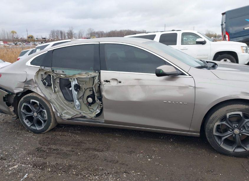 Photo 13 of 2022 Chevrolet Malibu FWD LT (VIN 1G1ZD5ST2NF202223)