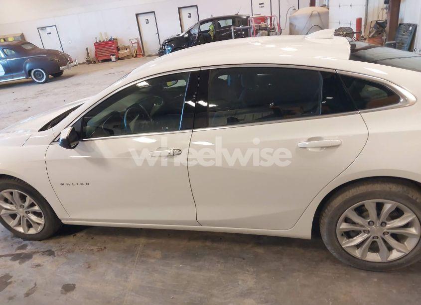 Photo 14 of 2022 Chevrolet Malibu FWD LT (VIN 1G1ZD5ST2NF206112)