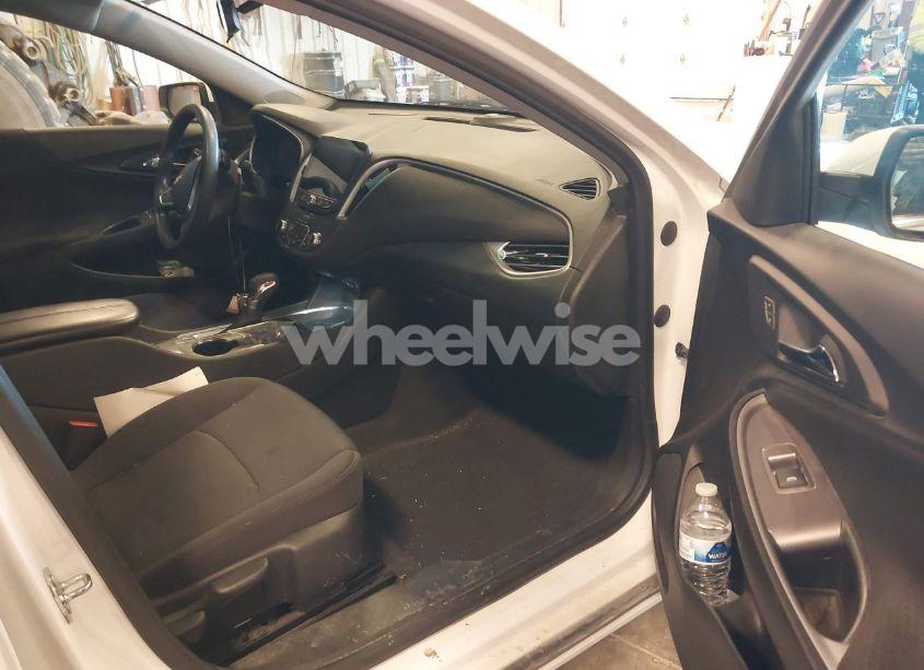 Photo 5 of 2022 Chevrolet Malibu FWD LT (VIN 1G1ZD5ST2NF206112)