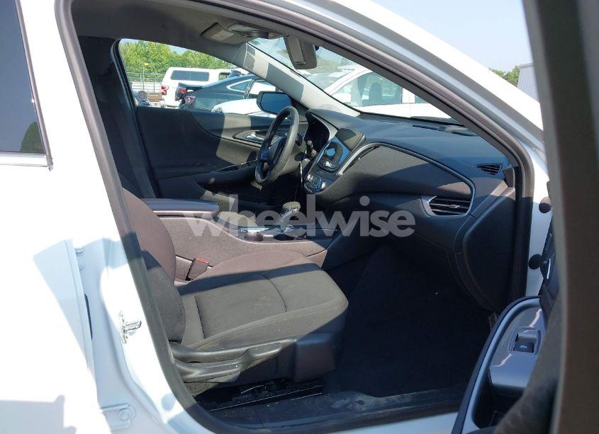 Photo 5 of 2023 Chevrolet Malibu FWD 1LT (VIN 1G1ZD5ST2PF162390)