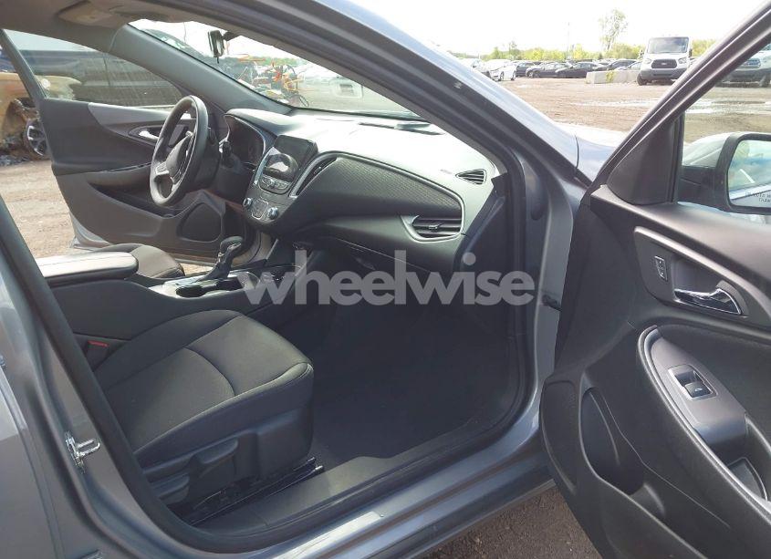 Photo 5 of 2023 Chevrolet Malibu FWD 1LT (VIN 1G1ZD5ST2PF196555)