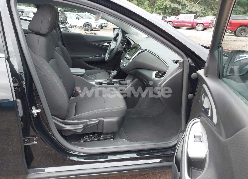 Photo 5 of 2023 Chevrolet Malibu FWD 1LT (VIN 1G1ZD5ST2PF242966)