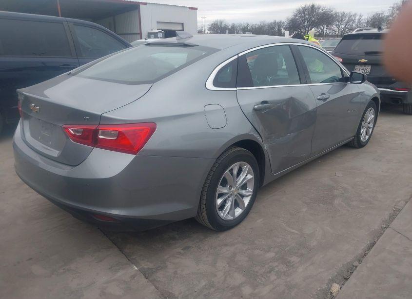 Photo 4 of 2024 Chevrolet Malibu FWD 1LT (VIN 1G1ZD5ST2RF106324)