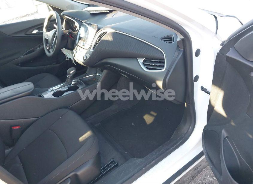 Photo 5 of 2024 Chevrolet Malibu FWD 1LT (VIN 1G1ZD5ST2RF139615)