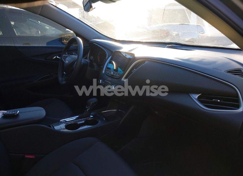 Photo 5 of 2025 Chevrolet Malibu FWD 1LT (VIN 1G1ZD5ST2SF105258)