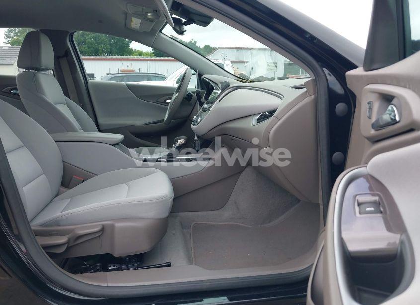 Photo 5 of 2025 Chevrolet Malibu FWD 1LT (VIN 1G1ZD5ST2SF138552)