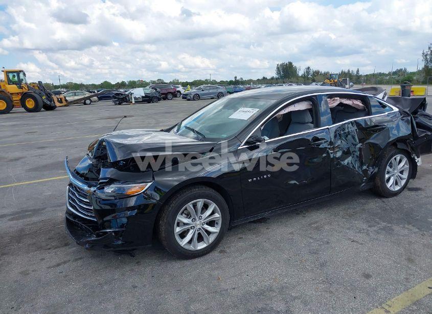 Photo 2 of 2025 Chevrolet Malibu FWD 1LT (VIN 1G1ZD5ST2SF139393)