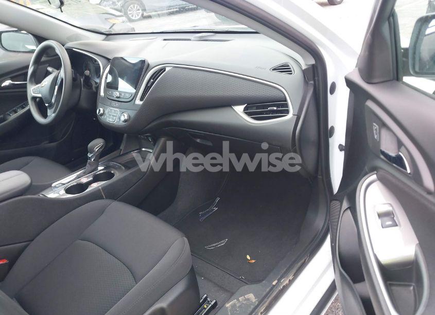 Photo 5 of 2025 Chevrolet Malibu FWD 1LT (VIN 1G1ZD5ST2SF155433)