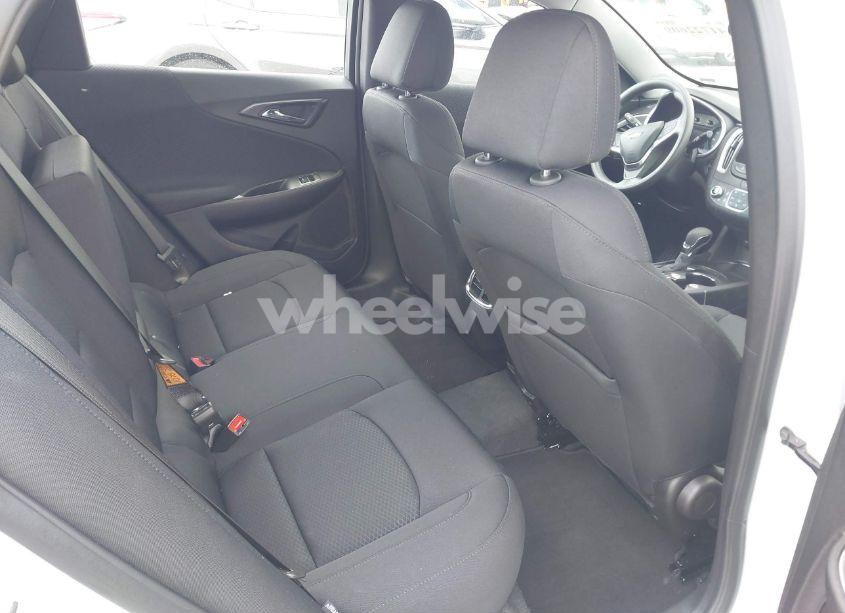 Photo 8 of 2025 Chevrolet Malibu FWD 1LT (VIN 1G1ZD5ST2SF155433)