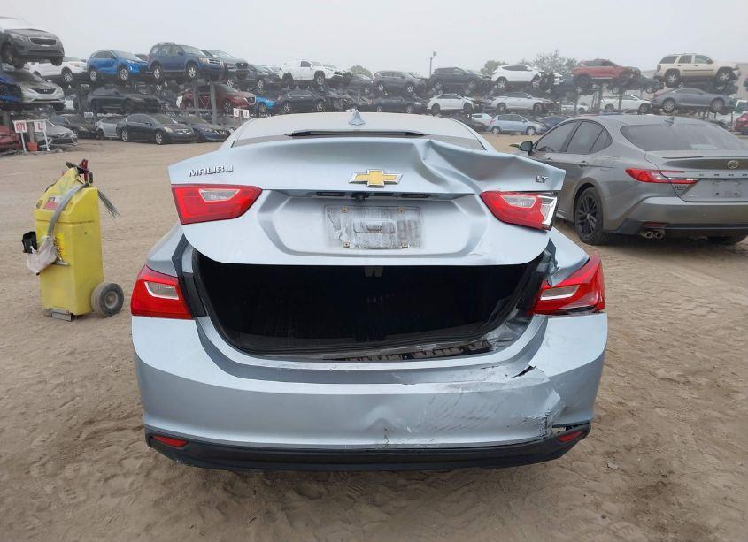 Photo 16 of 2018 Chevrolet Malibu LT (VIN 1G1ZD5ST3JF103663)