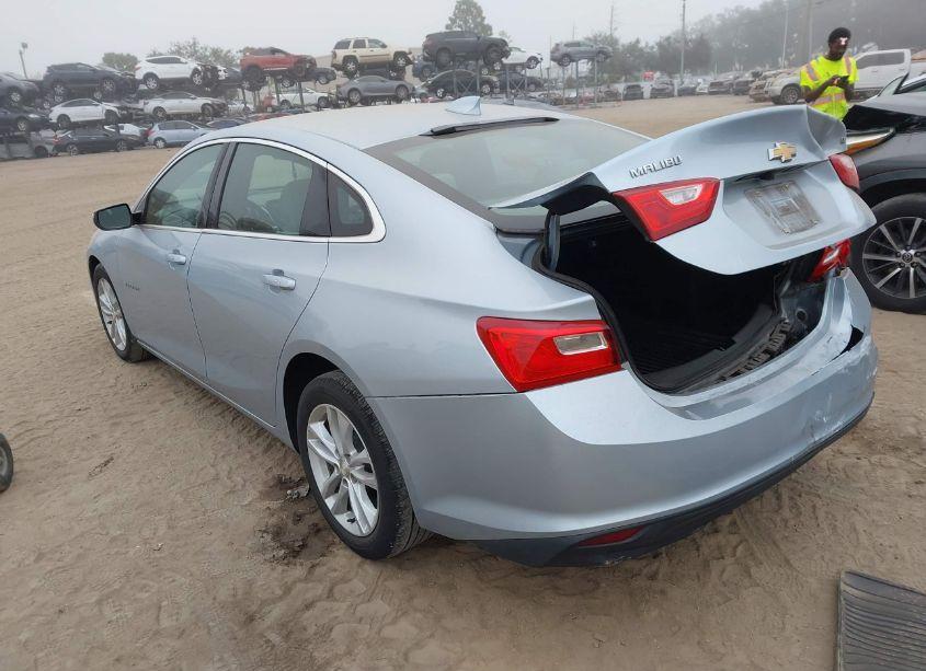 Photo 3 of 2018 Chevrolet Malibu LT (VIN 1G1ZD5ST3JF103663)