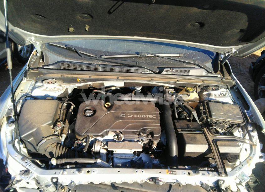 Photo 10 of 2018 Chevrolet Malibu LT (VIN 1G1ZD5ST3JF122052)