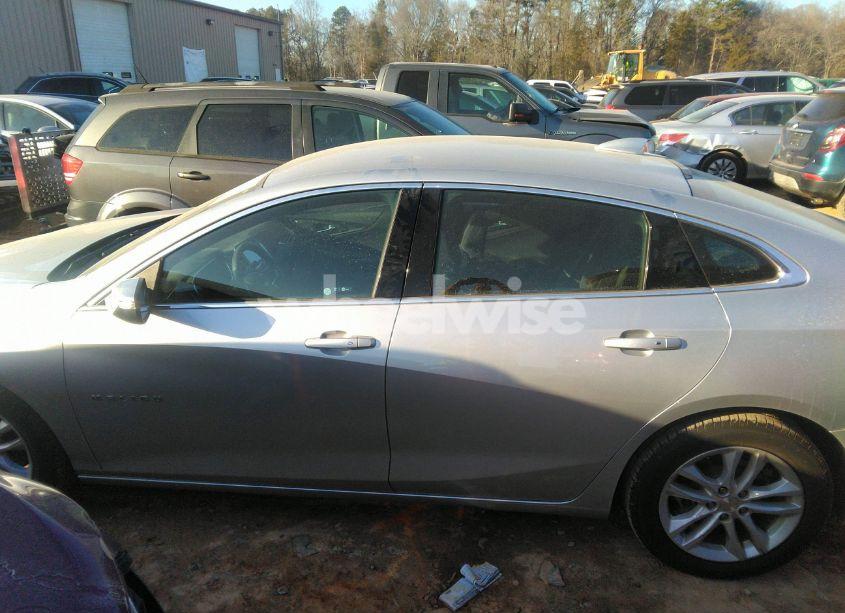 Photo 15 of 2018 Chevrolet Malibu LT (VIN 1G1ZD5ST3JF122052)