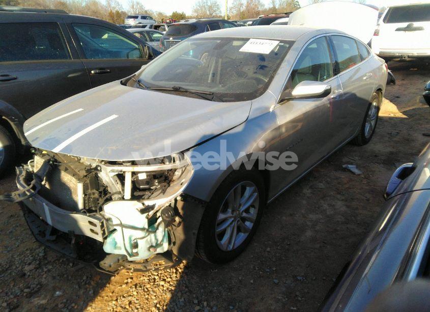 Photo 2 of 2018 Chevrolet Malibu LT (VIN 1G1ZD5ST3JF122052)