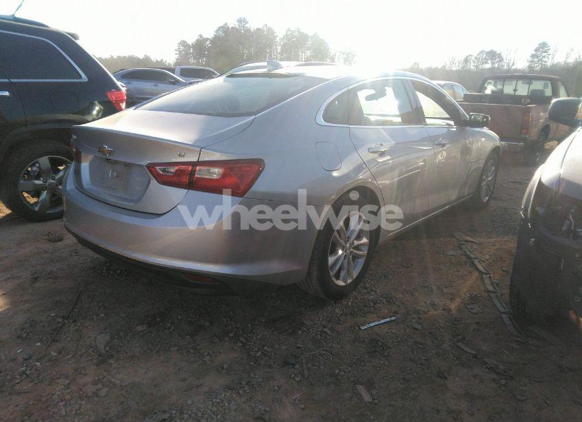 Photo 4 of 2018 Chevrolet Malibu LT (VIN 1G1ZD5ST3JF122052)