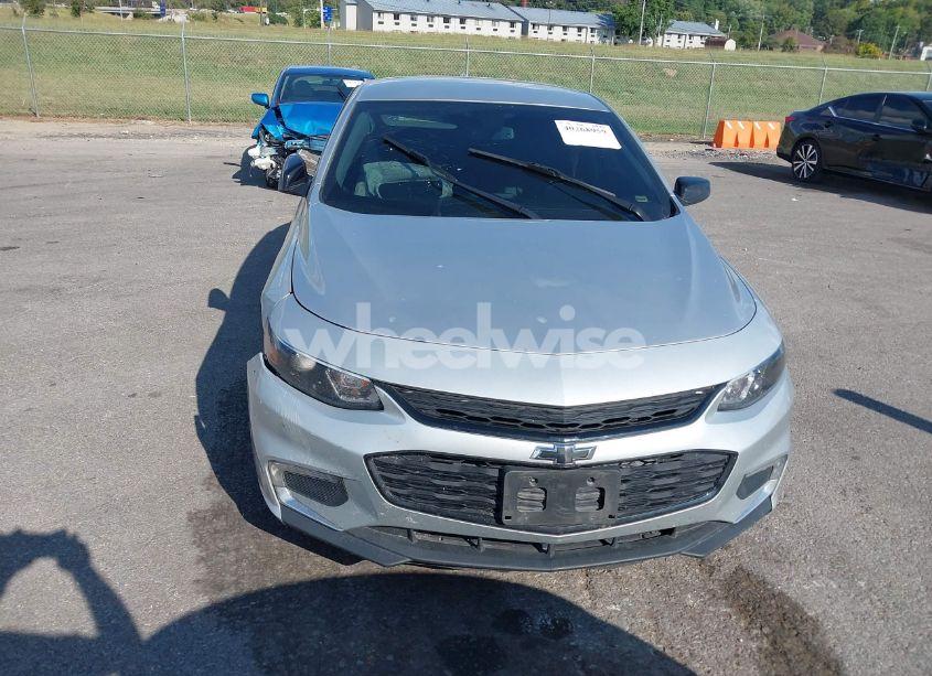 Photo 12 of 2018 Chevrolet Malibu LT (VIN 1G1ZD5ST3JF130393)
