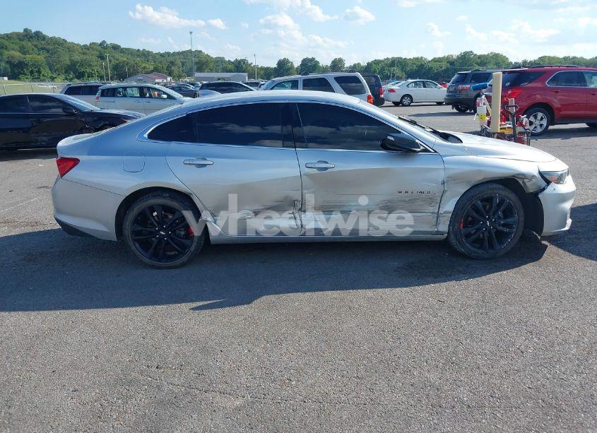 Photo 13 of 2018 Chevrolet Malibu LT (VIN 1G1ZD5ST3JF130393)