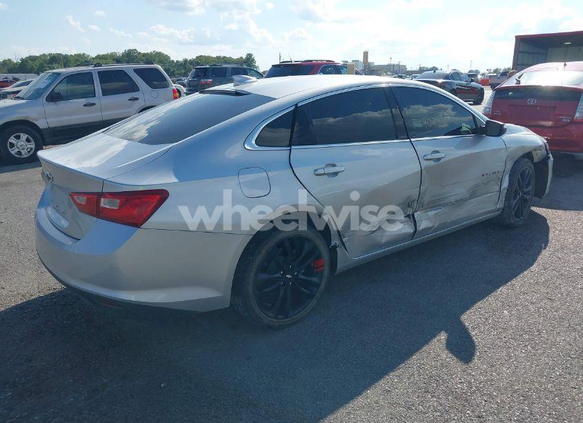 Photo 4 of 2018 Chevrolet Malibu LT (VIN 1G1ZD5ST3JF130393)